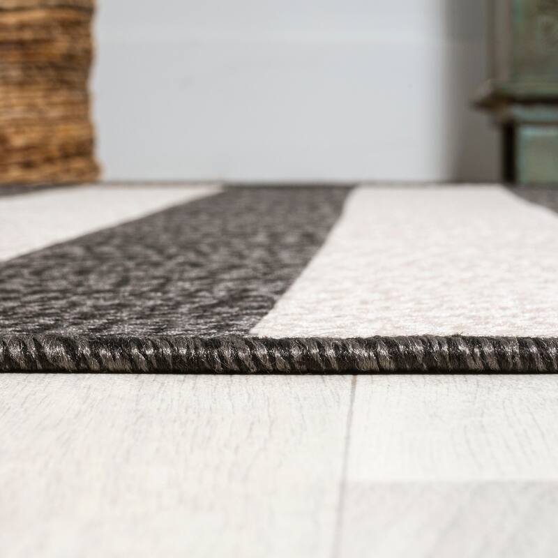 JONATHAN Y Vinales Two-Tone Wide Stripe Indoor/Outdoor Area Rug