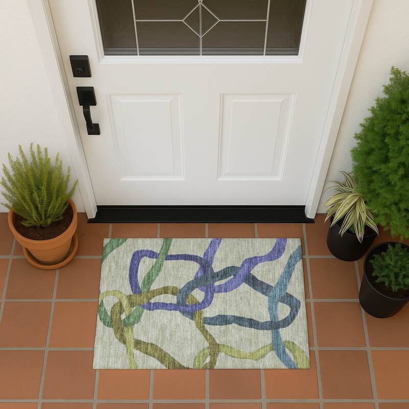 Machine Washable Indoor/ Outdoor Abstract Links Chantille Rug - Aloe - 1'8" x 2'6"