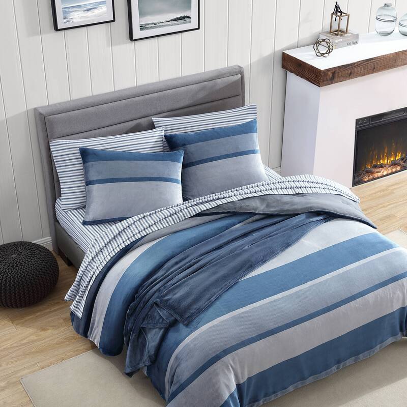 Nautica Linden Fleece Navy Reversible Comforter Set