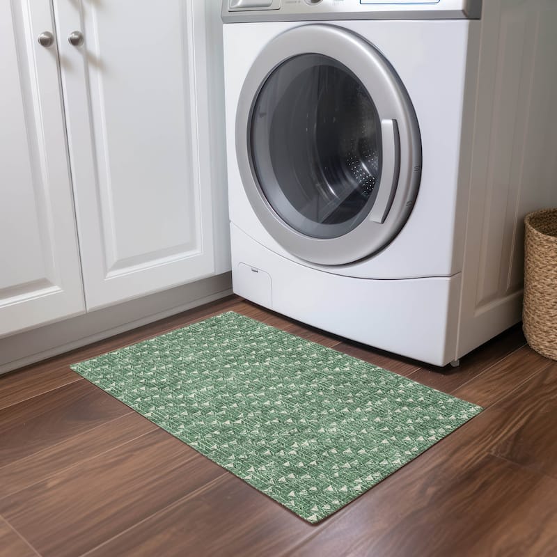 Machine Washable Indoor/ Outdoor Arrows Chantille Rug - 1'8" x 2'6" - Green