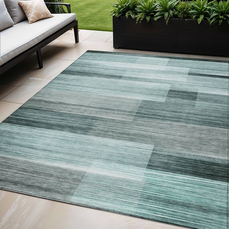 HomeRoots Striped Transitional Rectangle Outdoor Rug - 5' X 8'