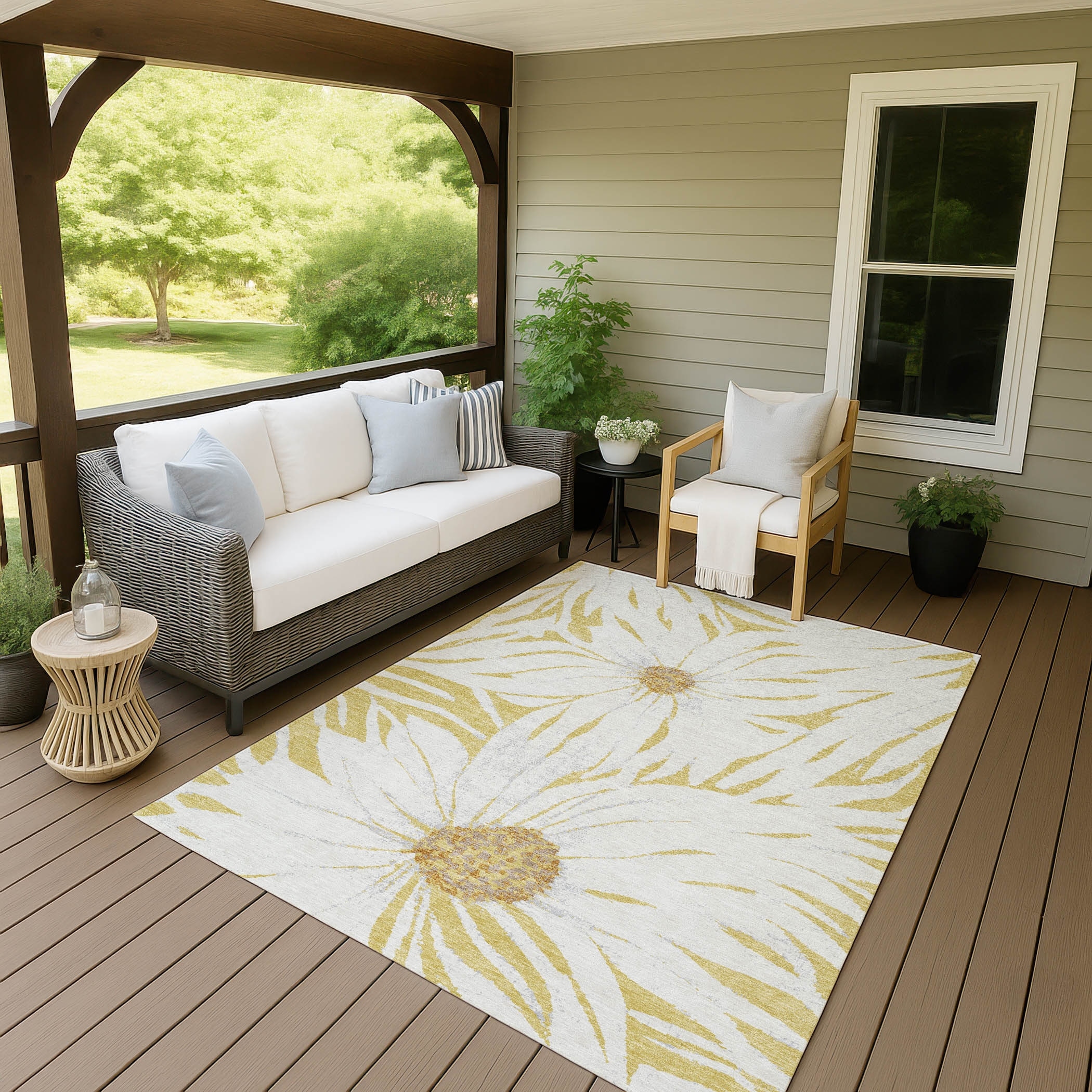 Machine Washable Indoor/ Outdoor Floral Chantille Rug