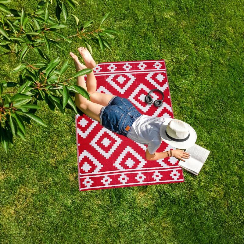 Playa Rug Outdoor Recycled Reversible Plastic Folded Mat/Rug Milan Collection Lightweight & Weather, Water and UV Resistant