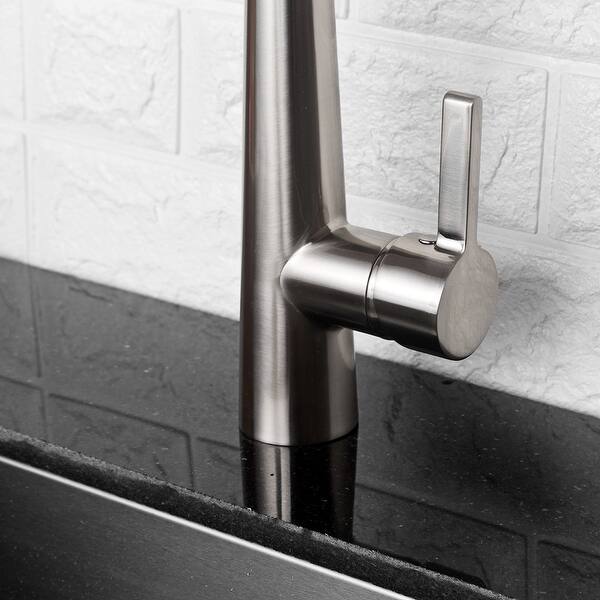 Single handle kitchen faucet with side sprayer