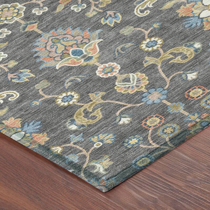 Machine Washable Indoor/ Outdoor Traditional Basalt Chantille Rug