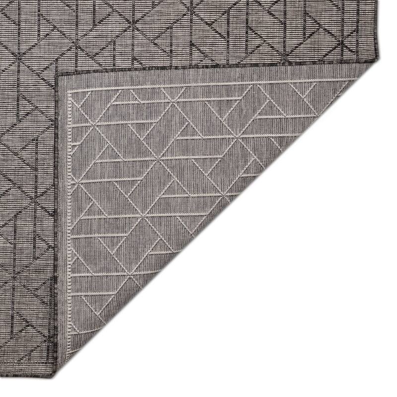 Liora Manne Carmel Pyramid Indoor/Outdoor Rug