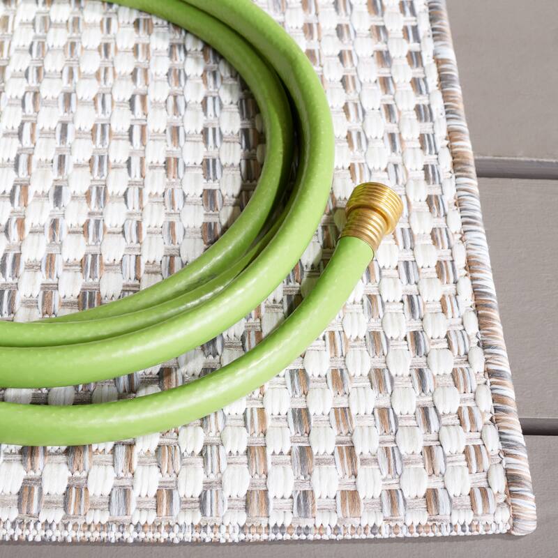 SAFAVIEH Courtyard Jessy Casual Waterproof Patio Backyard Rug