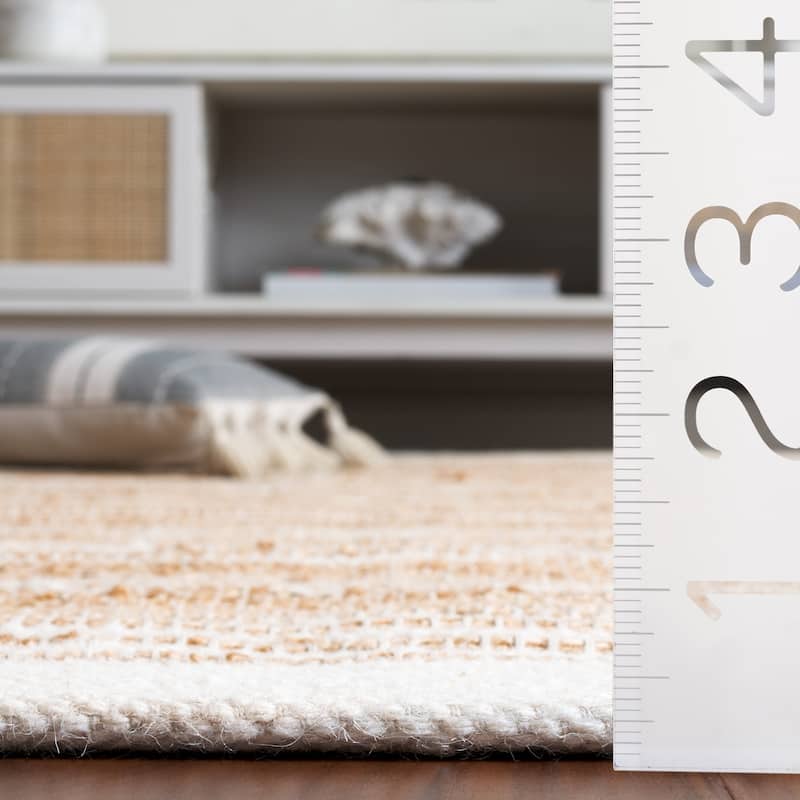SAFAVIEH Flatweave Natural Natercia Fiber Farmhouse Jute Rug