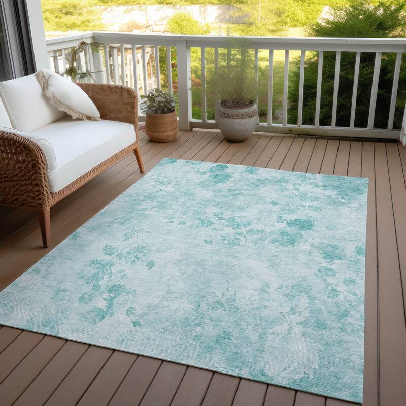 Machine Washable Indoor/ Outdoor Chantille Vanishing Floral Rug