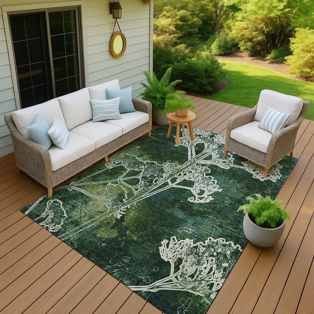 Machine Washable Indoor/ Outdoor Modern Floral Chantille Rug