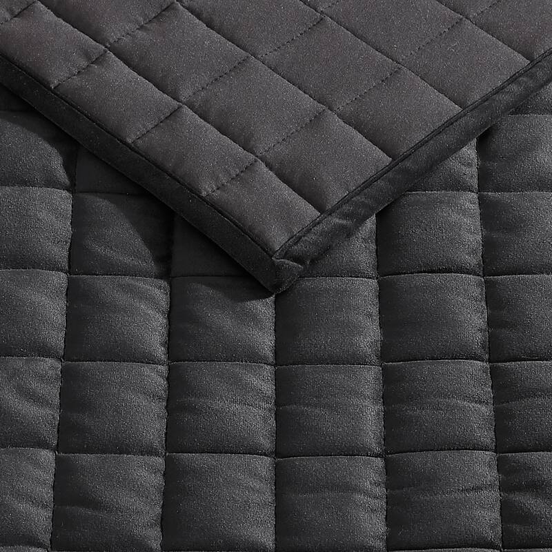 Vera Wang Diamond Velvet Black Reversible Quilt Set