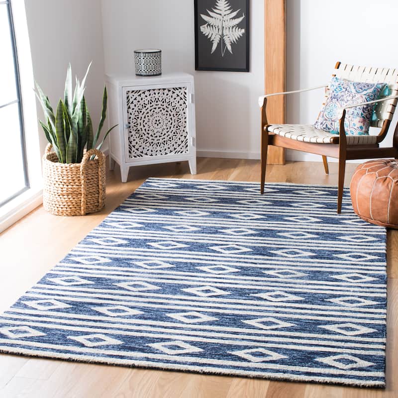 SAFAVIEH Handmade Micro-Loop Enkeleda Moroccan Wool Rug - 4' x 6' - Navy/Ivory