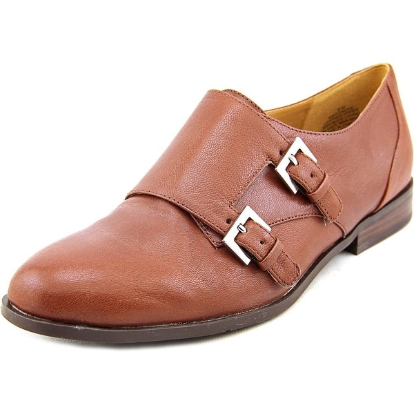 solid round toe leather flat loafer