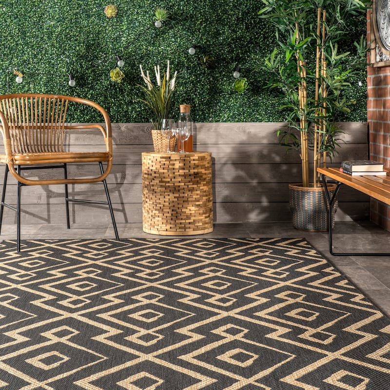 Nuloom Sammi Geometric Trellis Indoor/Outdoor Area Rug
