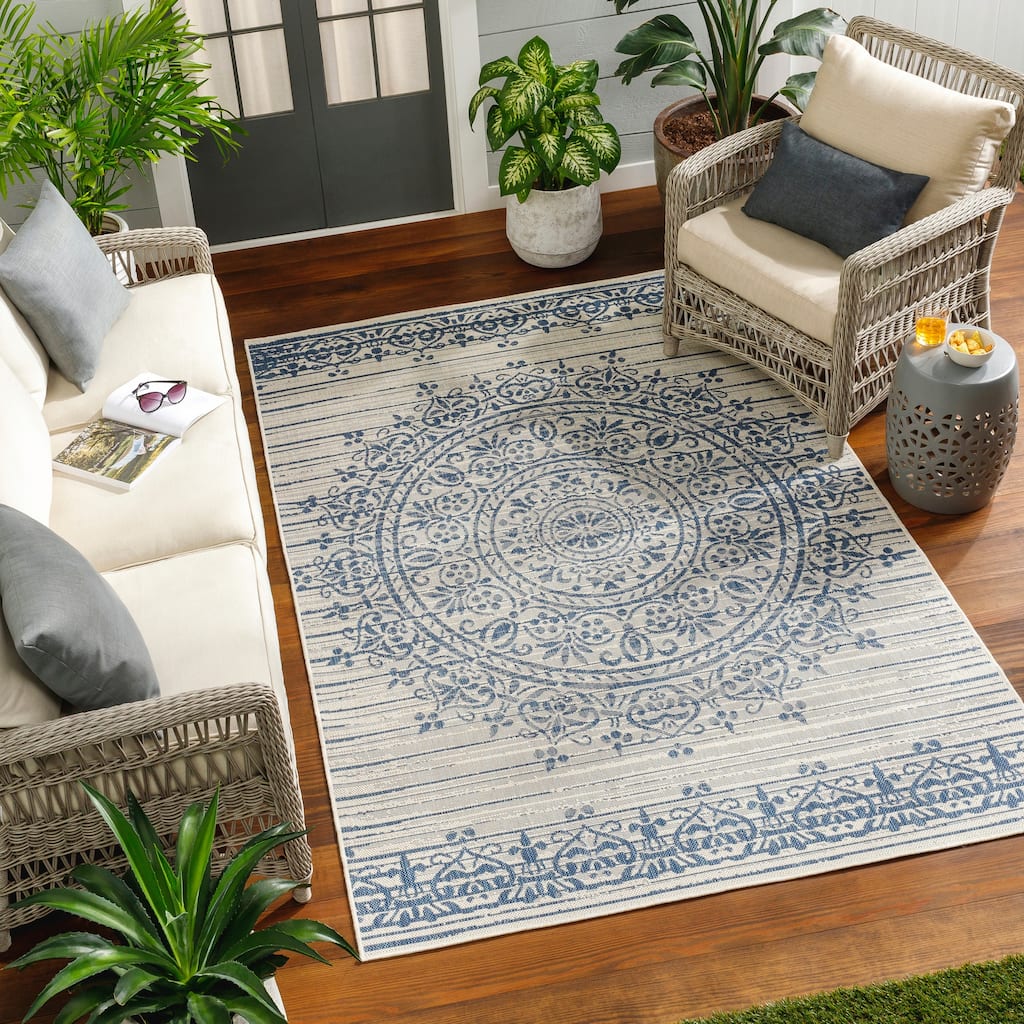 Livabliss Ravello Transitional Medallion Indoor/ Outdoor Area Rug