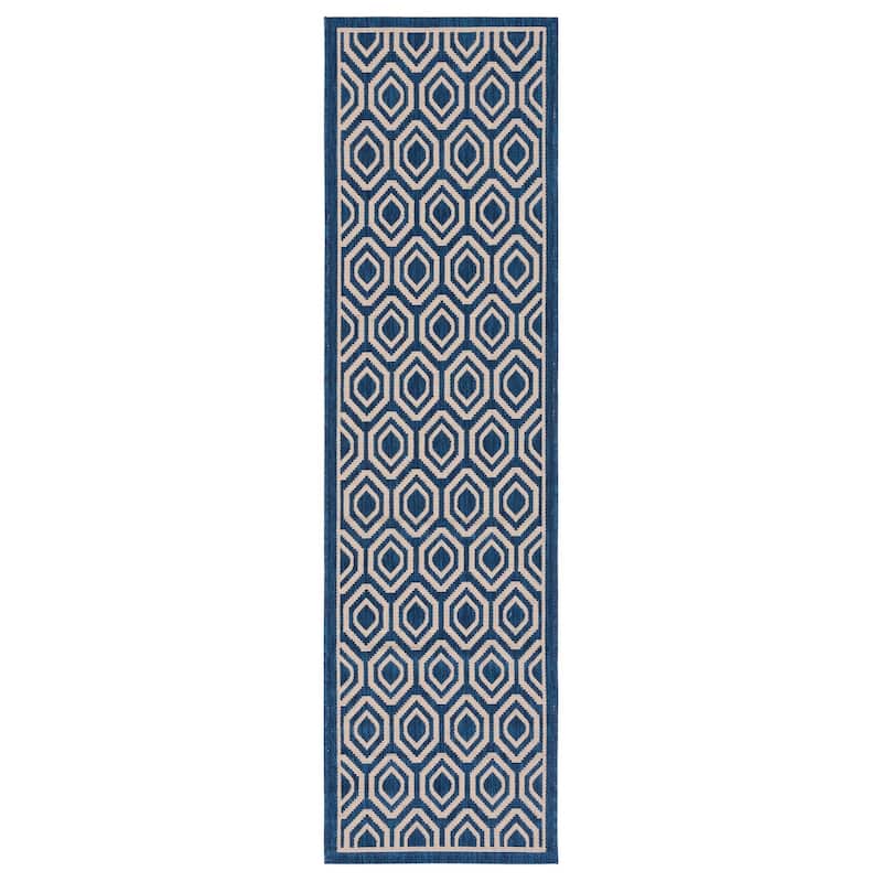 SAFAVIEH Courtyard Carolee Indoor/ Outdoor Patio Backyard Rug