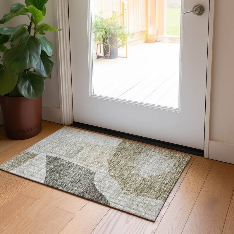 Machine Washable Indoor/ Outdoor Chantille Contemporary Abstract Rug - Taupe - 1'8" x 2'6"