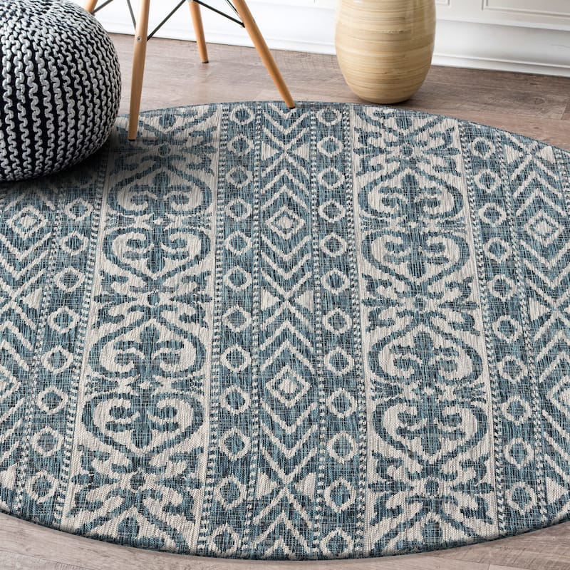 Sevita Entwined Geometric Indoor/Outdoor Accent Rug - 7'6" Round