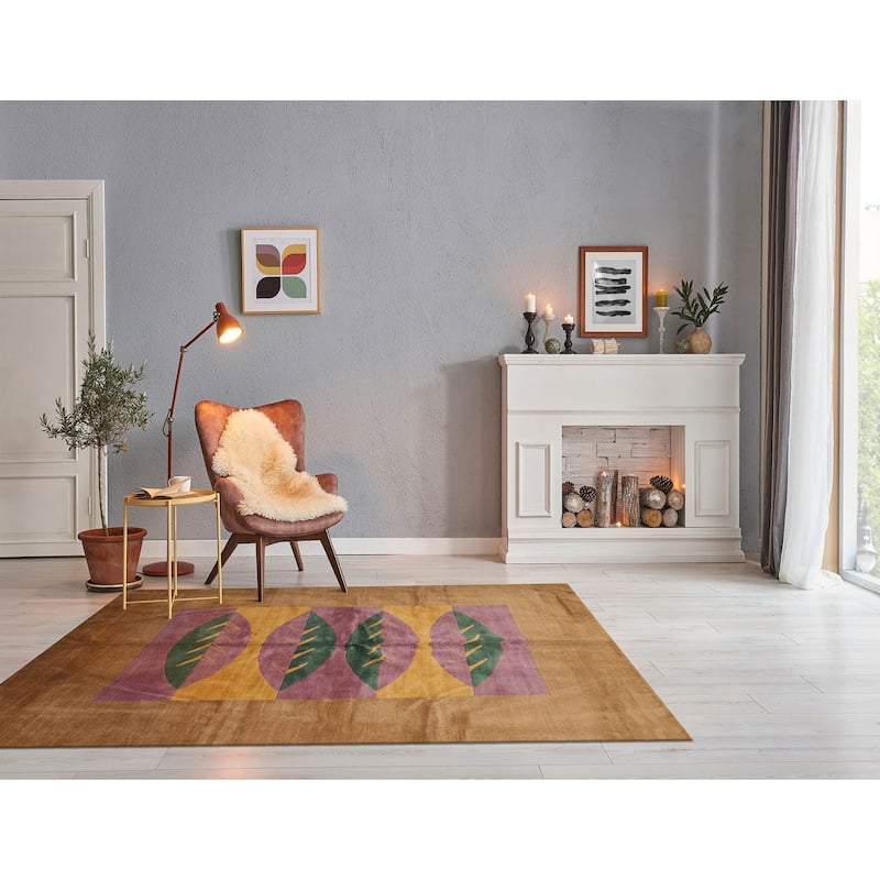 Hand Knotted Michaelian & Kohlberg Lavander Tibetan Wool Area Rug - 5' 2'' x 7'