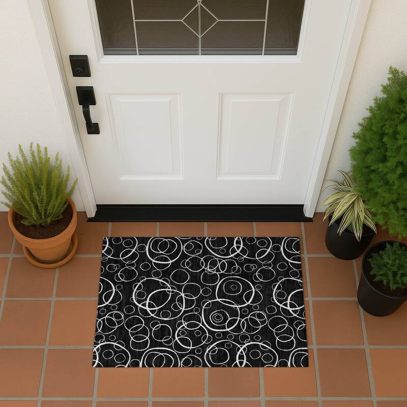 Machine Washable Indoor/ Outdoor Contemporary Nexus Chantille Rug - Black - 1'8" x 2'6"