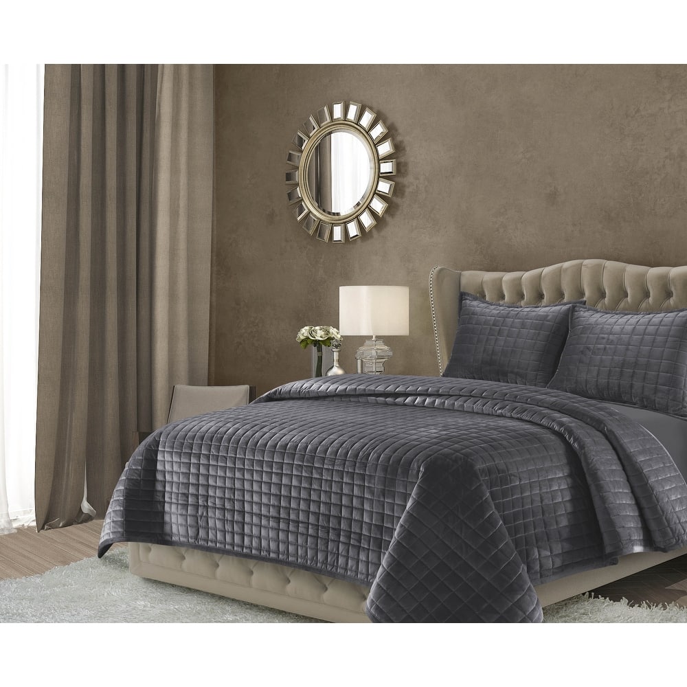 Florence Velvet Oversized Solid Quilt Set