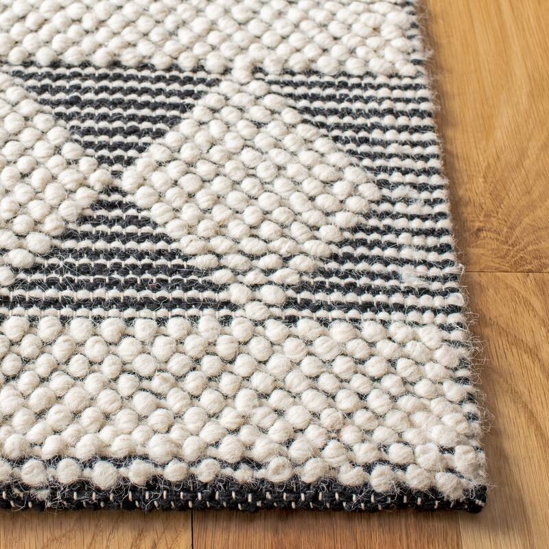 SAFAVIEH Handmade Natura Atixhe Moroccan Wool Rug