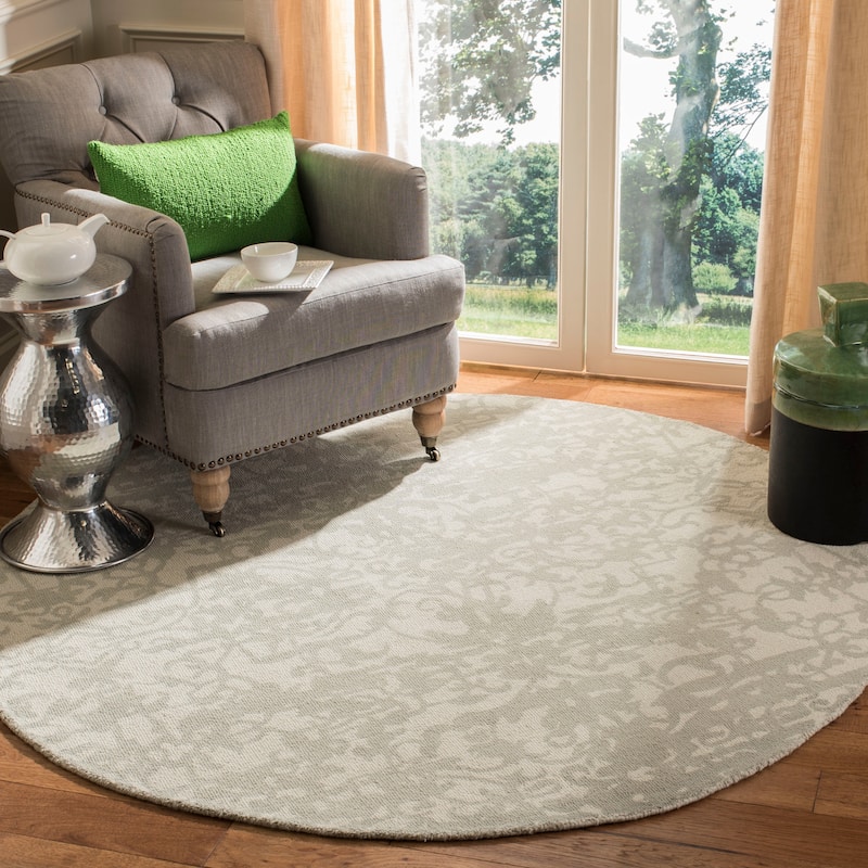 SAFAVIEH Handmade Restoration Vintage Distressed Boho Madisen Oriental Wool - 6' x 6' Round - Light Sage/Grey - Runner/Round