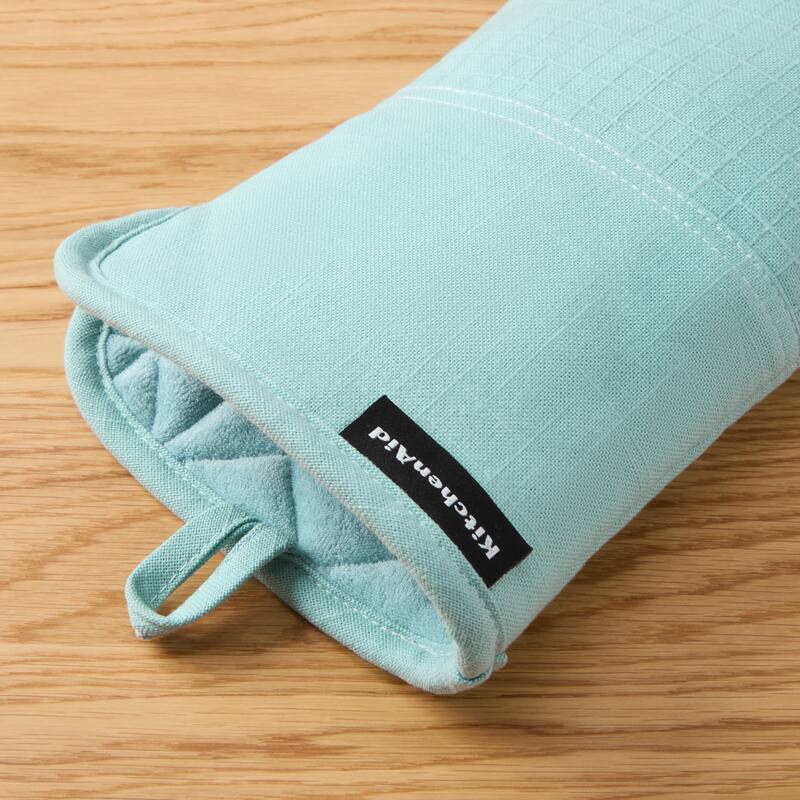 KITCHENAID Gourmet Series Gridlines Oven Mitts 2-Pack Set, Heat Resistant up to 600°F, Soft Silicone Grip, Magnetic Cuff