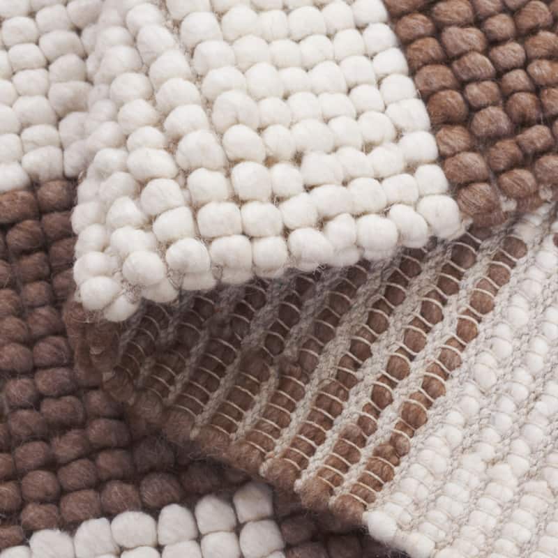SAFAVIEH Handmade Natura Feodora Farmhouse Wool Rug