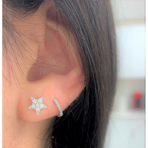 14k Gold Diamond 7mm Tiny Hoop Earrings 