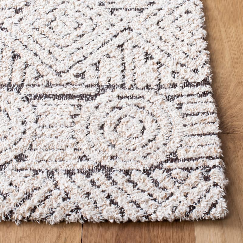 SAFAVIEH Selvije Delila Classic Vintage Aztec Cotton Rug - 6' Square - Natural/Ivory