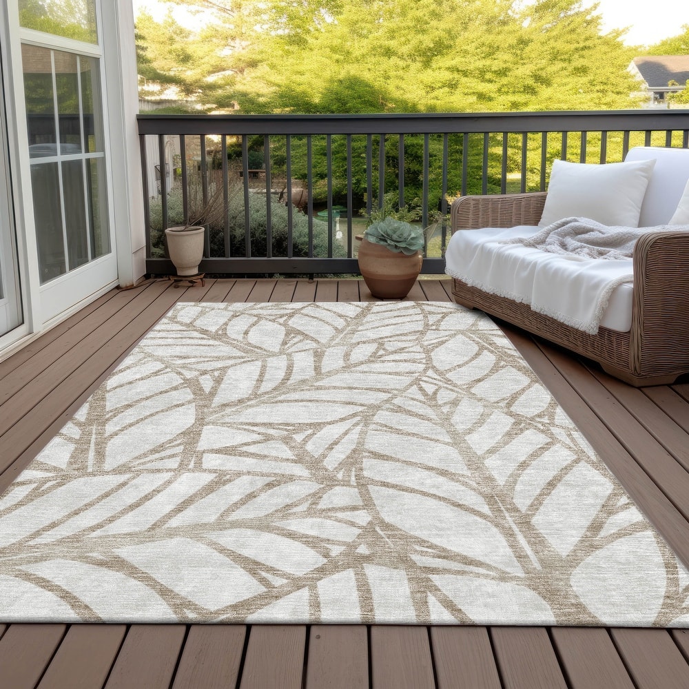 Machine Washable Indoor/ Outdoor Chantille Modern Palm Rug