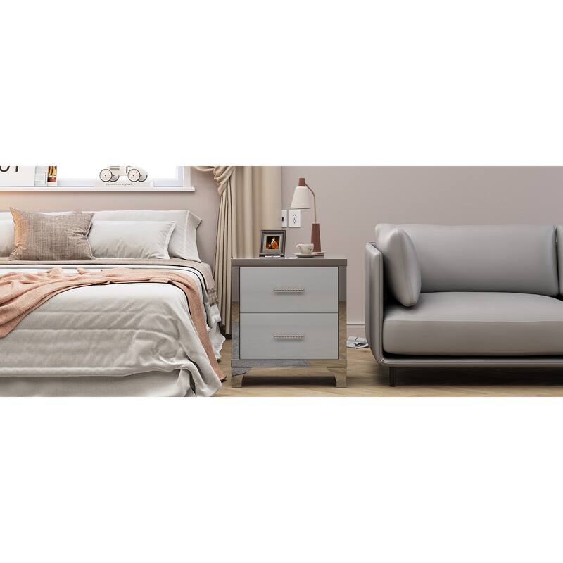 High Gloss Mirrored Nightstand with 2 Drawers,Modern End Table with Drawers,Mirrored High Gloss Wood Nightstand Metal Handle