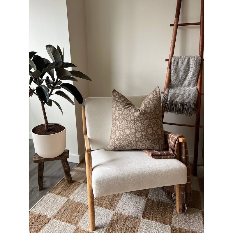 Spindle Back Wooden Frame Fabric Lounge Armchair