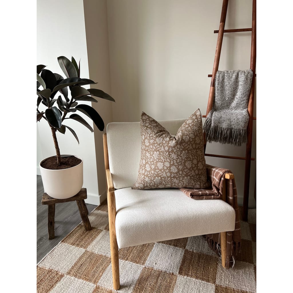 Spindle Back Wooden Frame Fabric Lounge Armchair