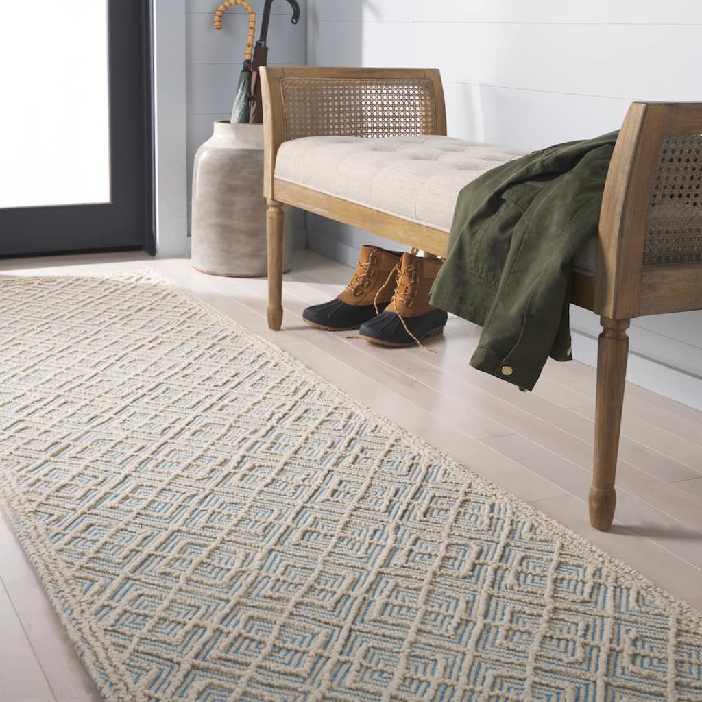 Martha Stewart by SAFAVIEH, Handmade Crocifissa Wool Rug