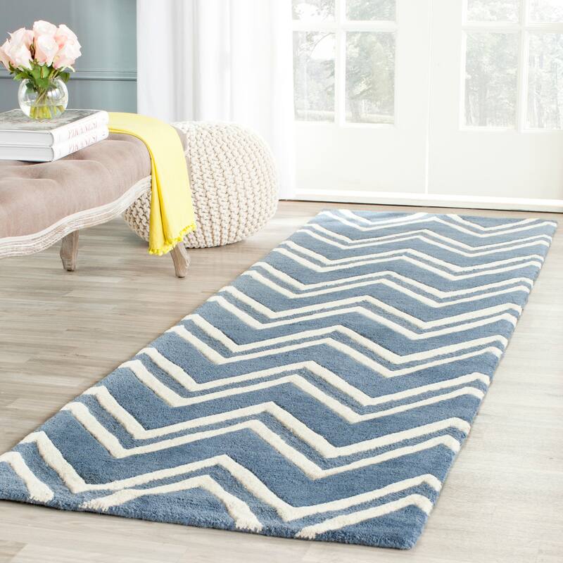 SAFAVIEH Handmade Cambridge Abbie Modern Moroccan Wool Rug - 2'6" x 8' Runner - Navy/Ivory
