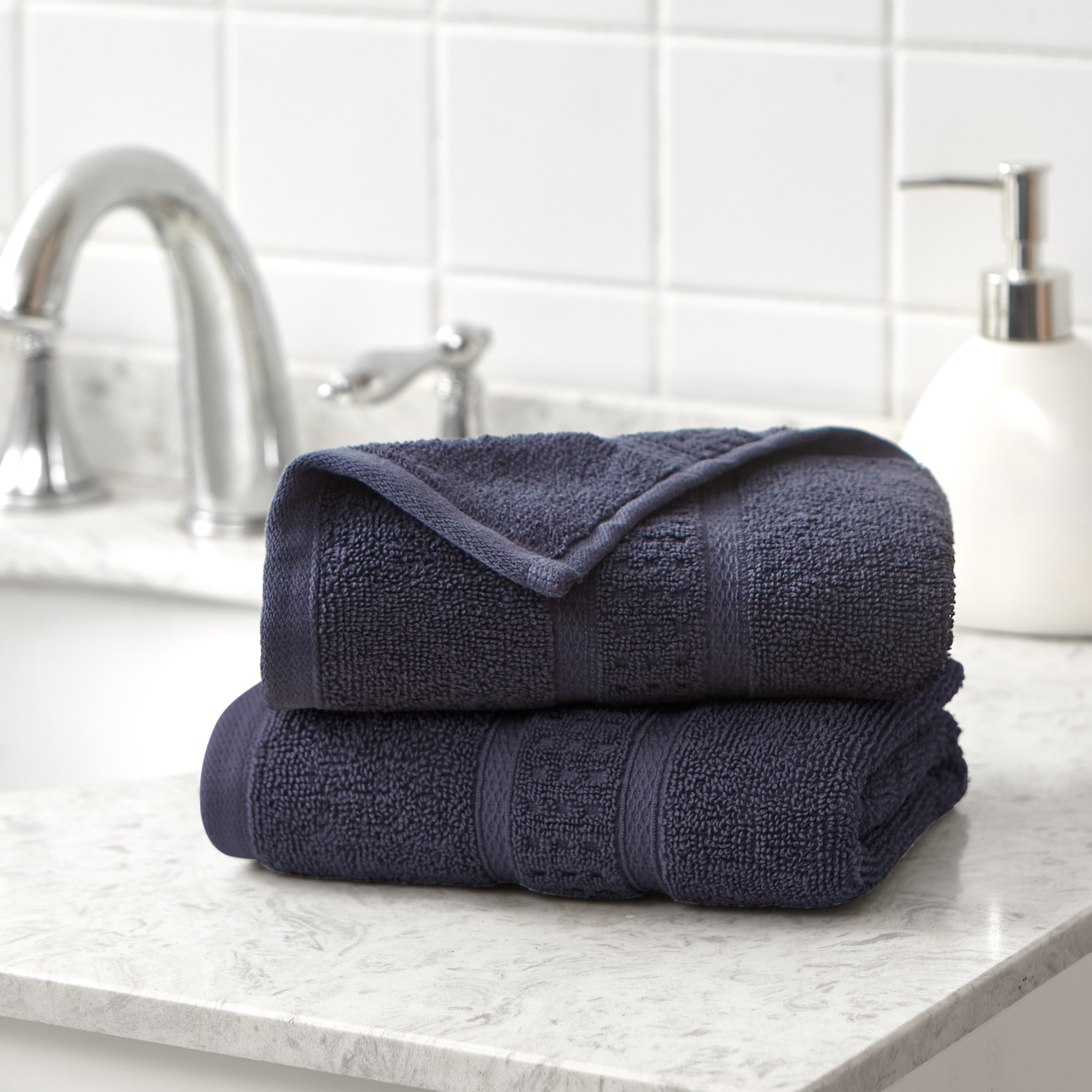 https://ak1.ostkcdn.com/images/products/is/images/direct/bfd070d0fb4b1e38ef4cce8b2967e24fb873a2c8/Nautica-Oceane-Solid-Wellness-Towel-Collection.jpg