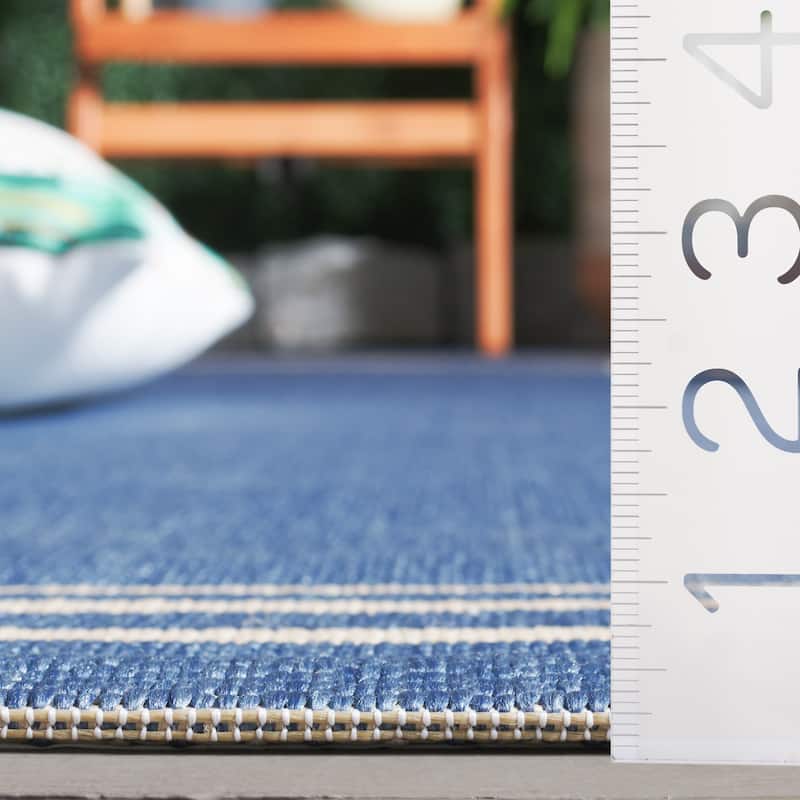 SAFAVIEH Courtyard Gjurga Indoor/ Outdoor Rug