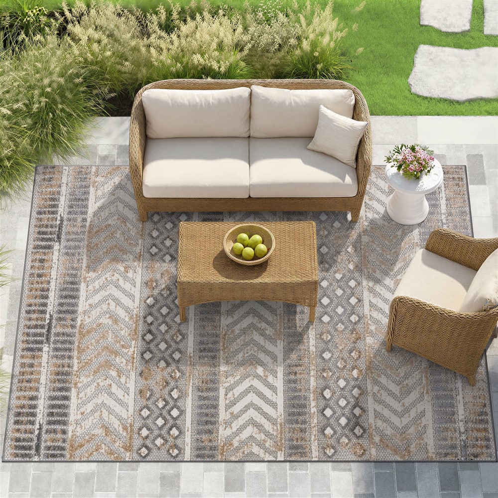 World Rug Gallery Distressed Geometric Indoor/Outdoor Area Rug