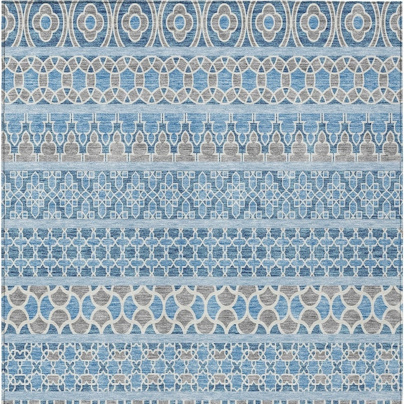 HomeRoots Quatrefoil Transitional Rectangle Outdoor Rug