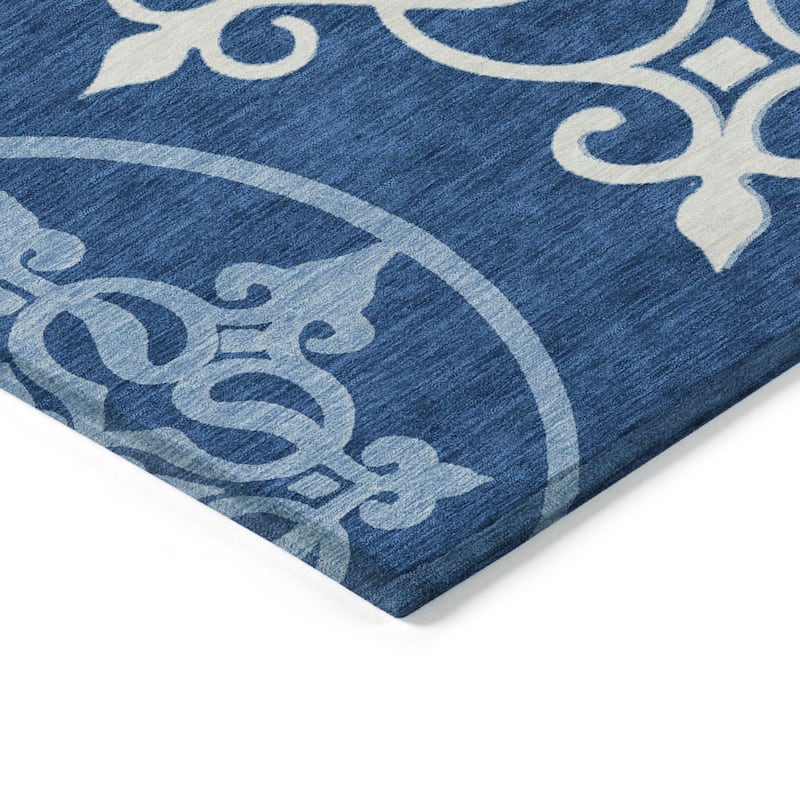 Machine Washable Indoor/ Outdoor Chantille Bold Medallion Rug