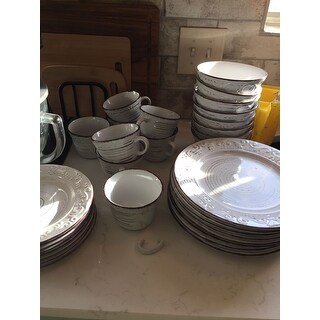 pfaltzgraff trellis white 16 piece dinnerware se