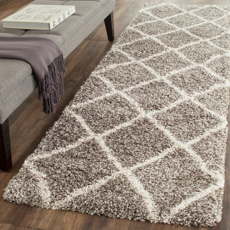 SAFAVIEH Hudson Shag Estella Diamond Trellis 2-inch Thick Rug - 2'3" x 18' Runner - Grey/Ivory