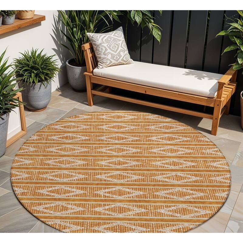 HomeRoots Geometric Transitional Rectangle Outdoor Rug - 8' Round