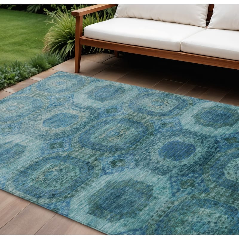 HomeRoots Medallion Transitional Rectangle Outdoor Rug - 8' X 10'