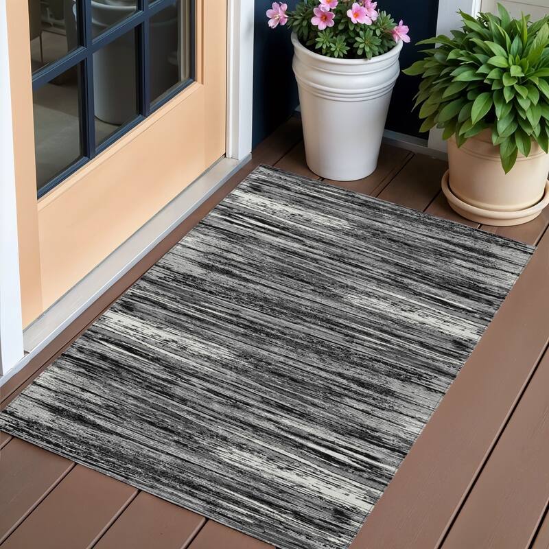 HomeRoots Striped Transitional Rectangle Outdoor Rug - 3' x 5'