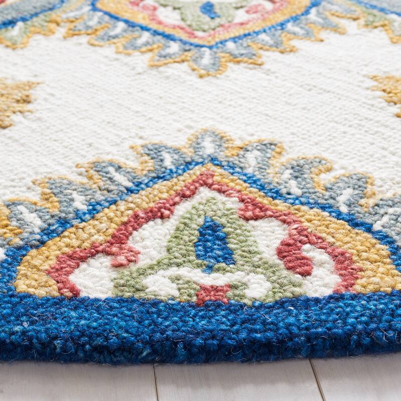 SAFAVIEH Handmade Blossom Annemarijn Medallion Wool Rug