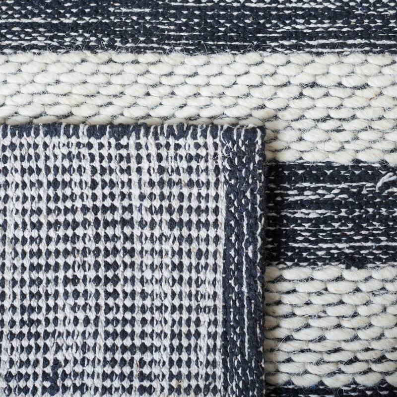 SAFAVIEH Handmade Striped Kilim Talia Modern Cotton Rug