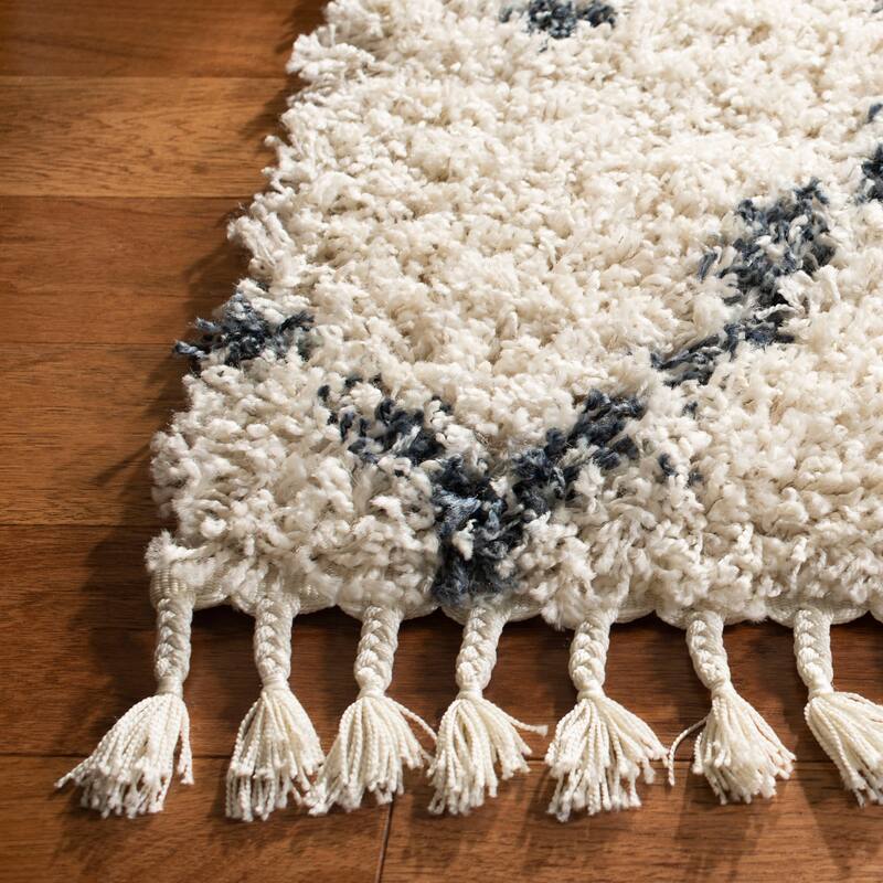 SAFAVIEH Pro Lux Shag Darcia Moroccan Tassel 2.4-inch Thick